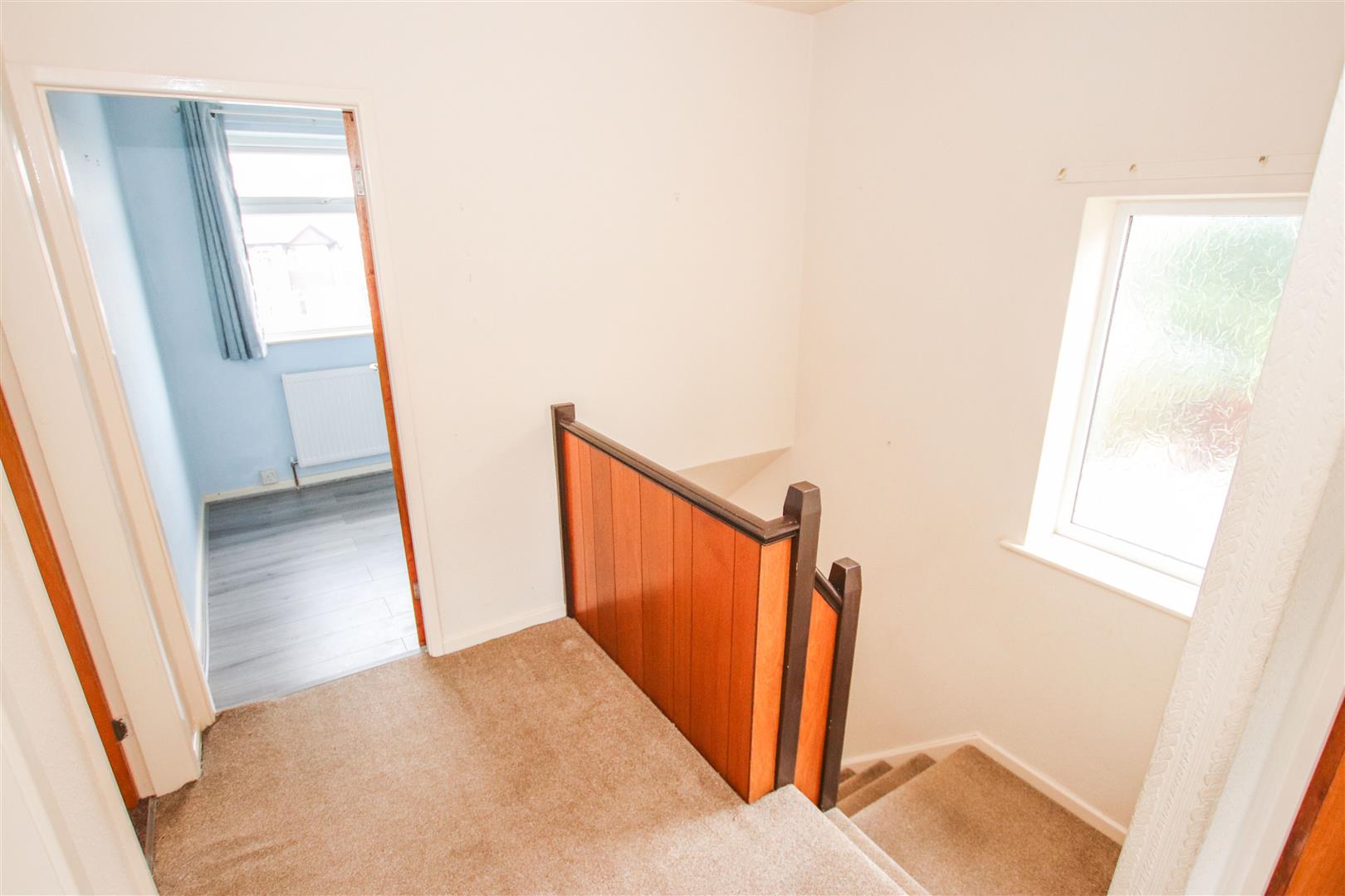 FIRST FLOOR LANDING
